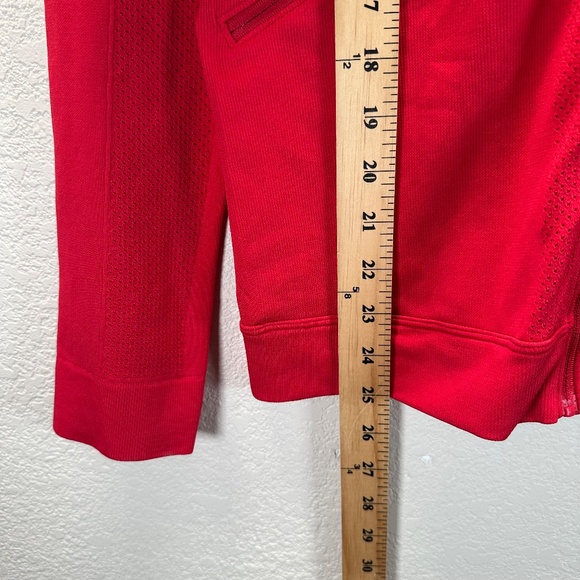 Lululemon Ventilate Hooded Jacket Womens Size 8 Flamenco Red Training Gym Sports - Picture 15 of 16